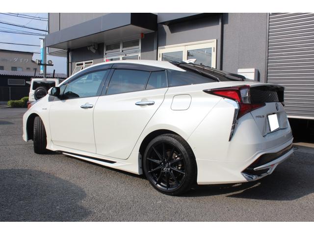 プリウス Ａツーリングセレクション　４ＷＤ　９インチナビゲーションＴＶバックカメラＥＴＣ　黒レザーシートパワーシート　シートヒーター　モデリスタエアロ　ＬＥＤライト（14枚目）