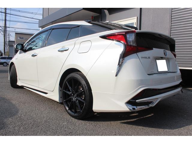 プリウス Ａツーリングセレクション　４ＷＤ　９インチナビゲーションＴＶバックカメラＥＴＣ　黒レザーシートパワーシート　シートヒーター　モデリスタエアロ　ＬＥＤライト（15枚目）