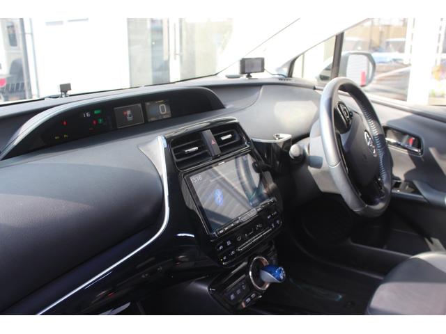 プリウス Ａツーリングセレクション　４ＷＤ　９インチナビゲーションＴＶバックカメラＥＴＣ　黒レザーシートパワーシート　シートヒーター　モデリスタエアロ　ＬＥＤライト（19枚目）