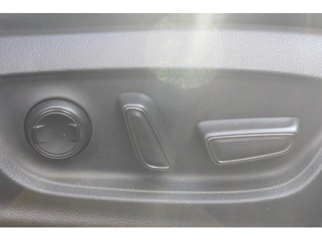 プリウス Ａツーリングセレクション　４ＷＤ　９インチナビゲーションＴＶバックカメラＥＴＣ　黒レザーシートパワーシート　シートヒーター　モデリスタエアロ　ＬＥＤライト（31枚目）