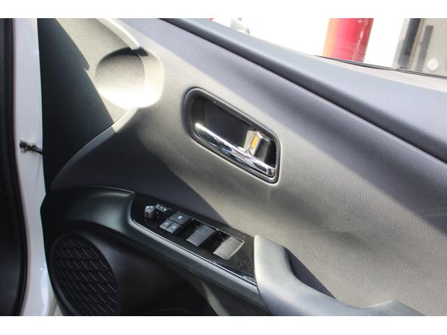 プリウス Ａツーリングセレクション　４ＷＤ　９インチナビゲーションＴＶバックカメラＥＴＣ　黒レザーシートパワーシート　シートヒーター　モデリスタエアロ　ＬＥＤライト（40枚目）