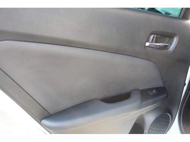 プリウス Ａツーリングセレクション　４ＷＤ　９インチナビゲーションＴＶバックカメラＥＴＣ　黒レザーシートパワーシート　シートヒーター　モデリスタエアロ　ＬＥＤライト（41枚目）