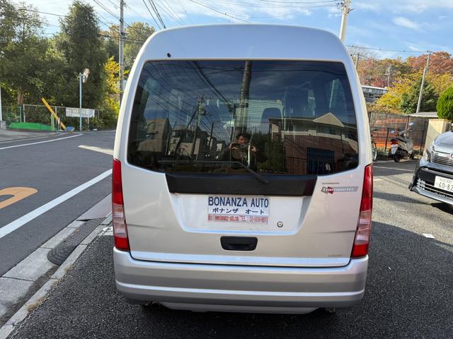 サンバーバン トランスポーター　ワンオーナー　パワーウィンドウ　キーレスエントリー　純正ＣＤ／ＡＭＦＭラジオ　ＥＴＣ　ドアバイザー　スタッドレスタイヤ装着（3枚目）