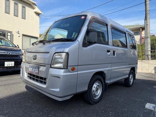 サンバーバン トランスポーター　ワンオーナー　パワーウィンドウ　キーレスエントリー　純正ＣＤ／ＡＭＦＭラジオ　ＥＴＣ　ドアバイザー　スタッドレスタイヤ装着（5枚目）