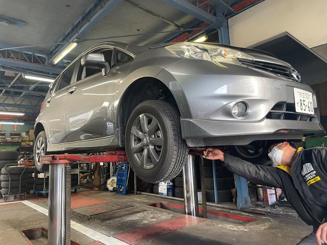 サンバーバン トランスポーター　ワンオーナー　パワーウィンドウ　キーレスエントリー　純正ＣＤ／ＡＭＦＭラジオ　ＥＴＣ　ドアバイザー　スタッドレスタイヤ装着（27枚目）