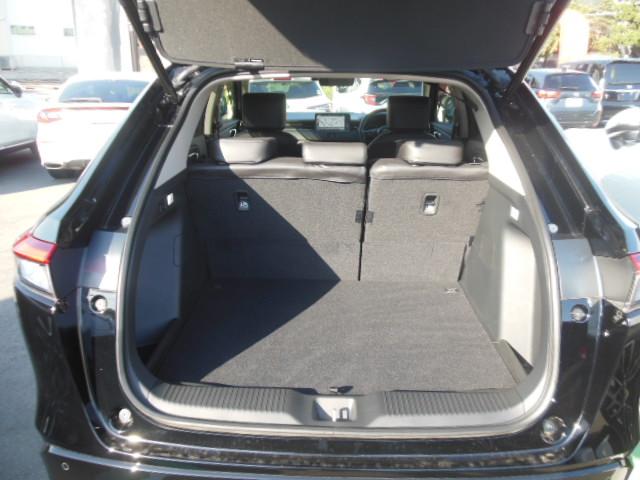 ヴェゼル ｅ：ＨＥＶＺ　ＨｏｎｄａＳＥＮＳＩＮＧ　ドラレコ　メモリーナビ　リアカメラ　ＥＴＣ　純正アルミ　ドアバイザー　衝突回避支援ブレーキ機能　１オナ　スマキ　フルオートエアコン　Ｄレコ　エアバッグ　両席エアバック　Ｒカメ（19枚目）