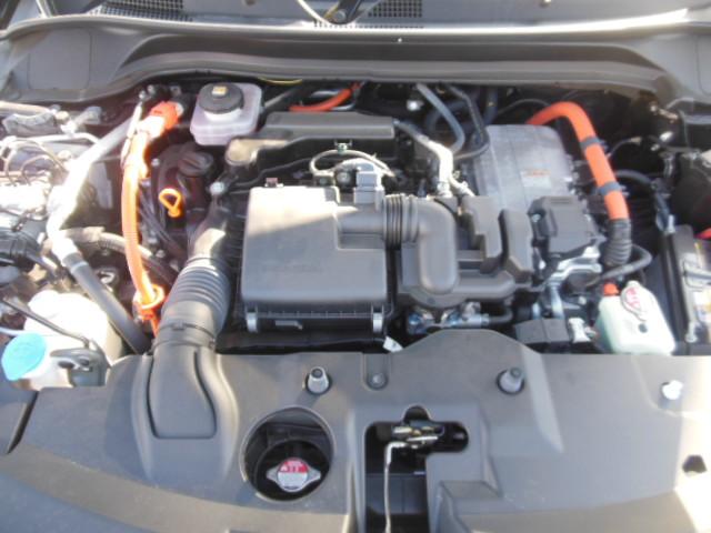 ヴェゼル ｅ：ＨＥＶＺ　ＨｏｎｄａＳＥＮＳＩＮＧ　ドラレコ　メモリーナビ　リアカメラ　ＥＴＣ　純正アルミ　ドアバイザー　衝突回避支援ブレーキ機能　１オナ　スマキ　フルオートエアコン　Ｄレコ　エアバッグ　両席エアバック　Ｒカメ（20枚目）