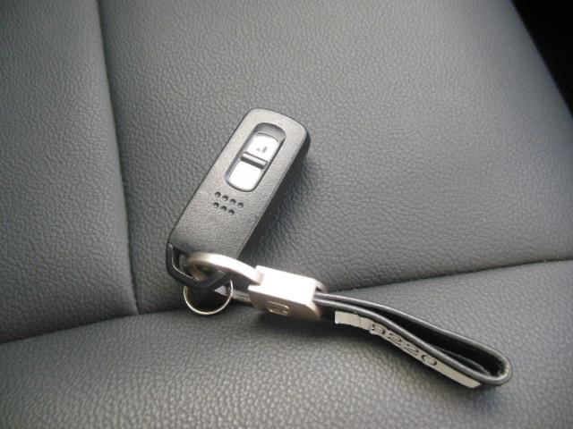 N-WGNカスタム L・ターボ 当社デモカー HondaSENSING ドラレコ メモリーナビ リアカメラ ETC 純正アルミ 衝突被害軽減装置 LEDランプ Bカメ サイドエアバック イモビ スマートキー・プッシュスタート AAC(16枚目)