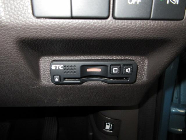 フリードハイブリッド ハイブリッド・Ｇホンダセンシング　６人　前後ドラレコ　メモリーナビ　リアカメラ　両側電動スライドドア　ＥＴＣ　Ｂｌｕｅｔｏｏｔｈ　ＬＥＤライト　オートライト　ワンオーナー　軽減ブレーキ　キーフリーシステム　１オ－ナ－　記録簿　後カメラ（7枚目）