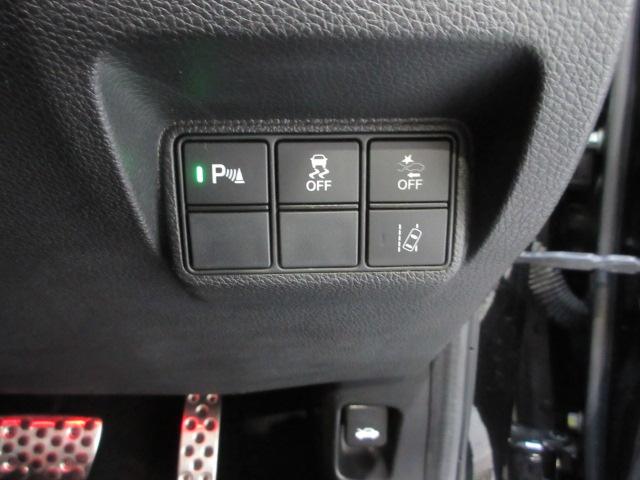 【横滑り防止装置・衝突被害軽減ブレーキ】などドライバーの安全運転をさらにアシストしてくれる装備が充実しています☆ドライバーの不安を安心へと変えてくれますね。