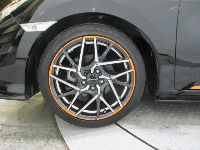 アルミホイール付きで足元もスタイリッシュに！