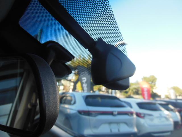 フリード Ｇ・ホンダセンシング　純正９インチメモリーナビＢｌｕｅｔｏｏｔｈドラレコＥＴＣＲカメラワンオーナー　Ｆセグ　追突被害軽減ブレーキ　ｉストップ　Ｗエアバッグ　パワーウィンドウ　１オ－ナ－　アクティブクルーズコントロール（3枚目）