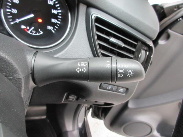 エクストレイル ２０ＸｉＶセレクション　ＥＴＣ　ナビ　全周囲カメラ　フルセグＴＶ　前席電動シート　全席シートヒーター　ドアバイザー　ワンオーナー　電動パワーシート　地デジ　踏み間違い防止　盗難防止　全周囲モニター　横滑り防止装置　ｉストップ（8枚目）