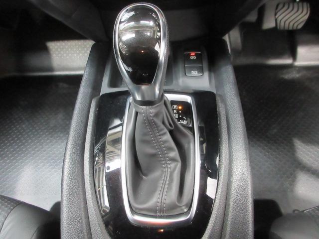 エクストレイル ２０ＸｉＶセレクション　ＥＴＣ　ナビ　全周囲カメラ　フルセグＴＶ　前席電動シート　全席シートヒーター　ドアバイザー　ワンオーナー　電動パワーシート　地デジ　踏み間違い防止　盗難防止　全周囲モニター　横滑り防止装置　ｉストップ（17枚目）