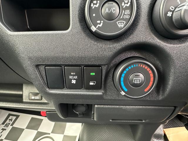 ハイエースバン ＤＸ　ＧＬパッケージ　リヤクーラーヒーターＬＥＤヘッドライトトヨタセーフティセンスパノラミックビューモニター助手席ＳＲＳエアバッグ＋プリテンショナー＆フォースリミッター機構付シートベルト１００Ｖ電源ナビＴＶバックカメラ（43枚目）