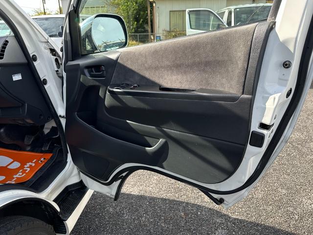 ハイエースワゴン グランドキャビン 電動スライドドアオートステップ10人乗純正ナビTVバックカメラETCキーレスブルートゥース禁煙オートライトリヤクーラーヒーター3型後期ルームクリーニング済み(14枚目)