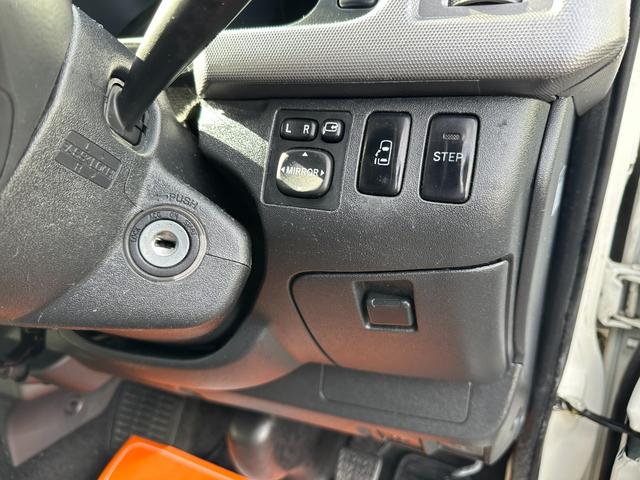 ハイエースワゴン グランドキャビン 電動スライドドアオートステップ10人乗純正ナビTVバックカメラETCキーレスブルートゥース禁煙オートライトリヤクーラーヒーター3型後期ルームクリーニング済み(18枚目)
