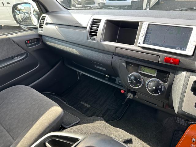 ハイエースワゴン グランドキャビン 電動スライドドアオートステップ10人乗純正ナビTVバックカメラETCキーレスブルートゥース禁煙オートライトリヤクーラーヒーター3型後期ルームクリーニング済み(23枚目)