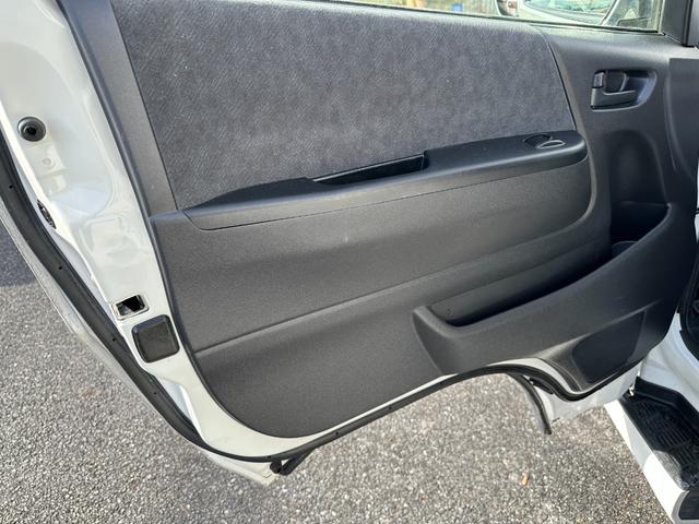 ハイエースワゴン グランドキャビン 電動スライドドアオートステップ10人乗純正ナビTVバックカメラETCキーレスブルートゥース禁煙オートライトリヤクーラーヒーター3型後期ルームクリーニング済み(24枚目)