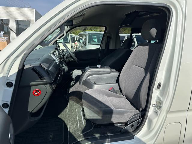 ハイエースワゴン GL 電動スライドドアプッシュスタートLEDヘッドライトアルパイン11インチナビ TVバックカメラETCスマートキーリヤモニター禁煙6速オートマFエアロフォグ100V電源タイベルチェーン(27枚目)