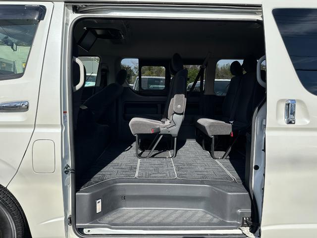 ハイエースワゴン GL 電動スライドドアプッシュスタートLEDヘッドライトアルパイン11インチナビ TVバックカメラETCスマートキーリヤモニター禁煙6速オートマFエアロフォグ100V電源タイベルチェーン(33枚目)