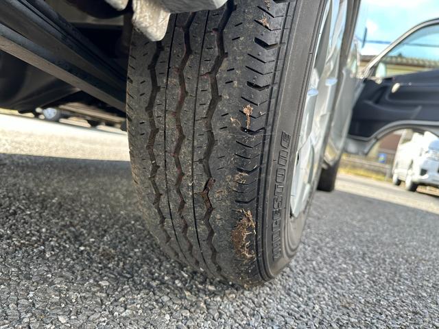 ハイエースバン ロングDX ディーゼルトヨタセーフティセンスナビバックカメラETCキーレスブルートゥース6速オートマ両側スライドドアタイベルチェーン衝突軽減オートハイビームセキュリティールームクリーニング済み(13枚目)