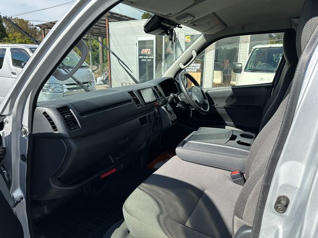 ハイエースバン ロングDX ディーゼルトヨタセーフティセンスナビバックカメラETCキーレスブルートゥース6速オートマ両側スライドドアタイベルチェーン衝突軽減オートハイビームセキュリティールームクリーニング済み(29枚目)