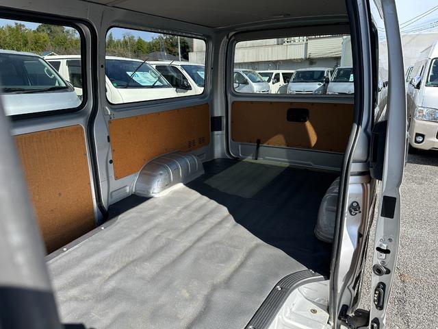 ハイエースバン ロングDX ディーゼルトヨタセーフティセンスナビバックカメラETCキーレスブルートゥース6速オートマ両側スライドドアタイベルチェーン衝突軽減オートハイビームセキュリティールームクリーニング済み(31枚目)