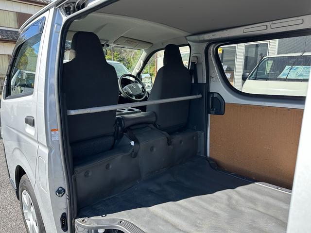 ハイエースバン ロングDX ディーゼルトヨタセーフティセンスナビバックカメラETCキーレスブルートゥース6速オートマ両側スライドドアタイベルチェーン衝突軽減オートハイビームセキュリティールームクリーニング済み(33枚目)