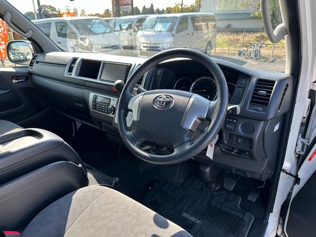 ハイエースワゴン GL 電動スライドドア10人純正ナビTVバックカメラETCキーレスオートライトリヤクーラーヒーター6速オートマ禁煙Fフォグタイベルチェーンルームクリーニング済みブルートゥース(16枚目)