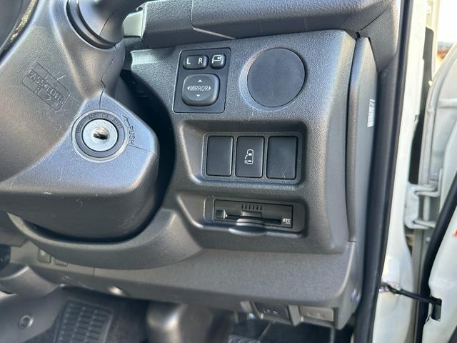 ハイエースワゴン GL 電動スライドドア10人純正ナビTVバックカメラETCキーレスオートライトリヤクーラーヒーター6速オートマ禁煙Fフォグタイベルチェーンルームクリーニング済みブルートゥース(18枚目)