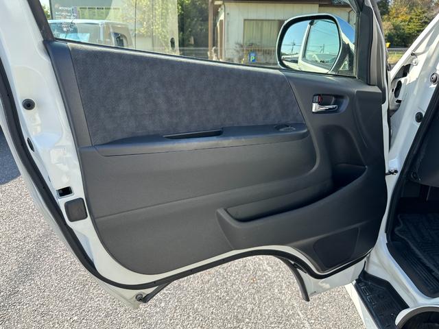 ハイエースワゴン GL 電動スライドドア10人純正ナビTVバックカメラETCキーレスオートライトリヤクーラーヒーター6速オートマ禁煙Fフォグタイベルチェーンルームクリーニング済みブルートゥース(25枚目)