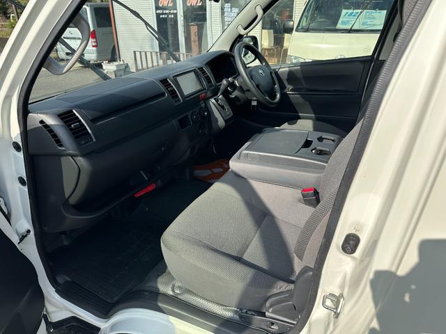 ハイエースバン DX GLパッケージ 純正ナビTVバックカメラキーレス6速オートマ禁煙電動格納ミラー両側スライドドア15インチAW2025年製造タイヤタイベルチェーンルームクリーニング済み(25枚目)