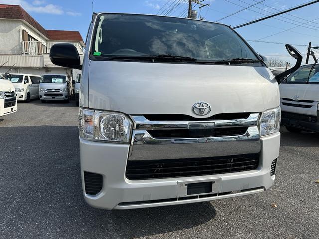 ハイエースバン ロングDX GLパッケージ リヤクーラーヒーター6速オートマトヨタセーフティセンス ナビTVバックカメラETCドラレコキーレス両側スライドドア小窓電動格納ミラーセキュリティー2023年製造タイヤタイベルチェーン(3枚目)