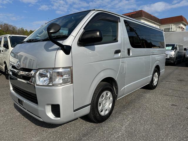 ハイエースバン ロングDX GLパッケージ リヤクーラーヒーター6速オートマトヨタセーフティセンス ナビTVバックカメラETCドラレコキーレス両側スライドドア小窓電動格納ミラーセキュリティー2023年製造タイヤタイベルチェーン(4枚目)