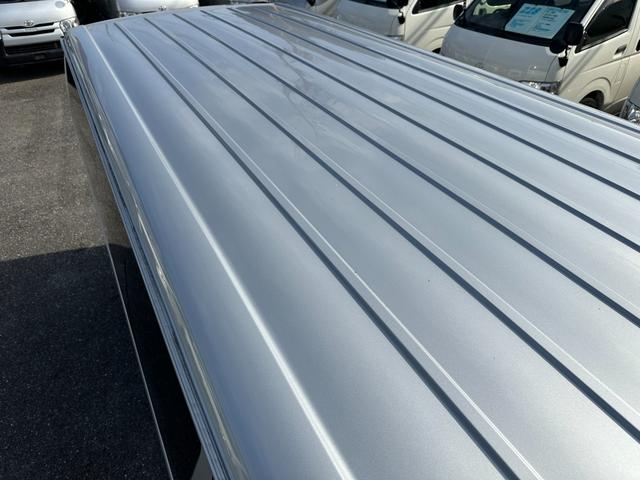 ハイエースバン ロングDX GLパッケージ リヤクーラーヒーター6速オートマトヨタセーフティセンス ナビTVバックカメラETCドラレコキーレス両側スライドドア小窓電動格納ミラーセキュリティー2023年製造タイヤタイベルチェーン(10枚目)