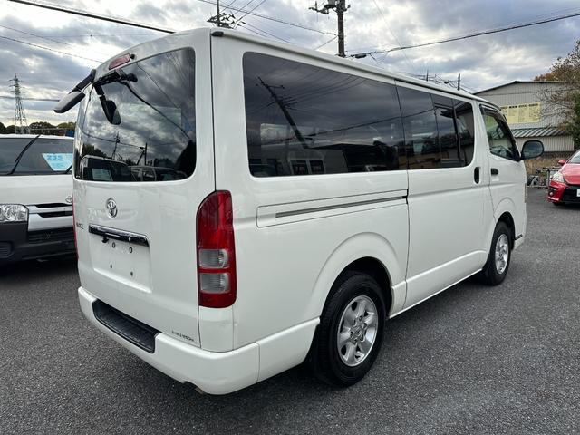 ハイエースバン ＤＸ　ＧＬパッケージ　Ｗエアコン両側スライドドア小窓電動格納ミラー純正１５インチＡＷ純正ナビＴＶバックカメラキーレスルームクリーニング済みパワーウインドー集中ドアロック６人４ナンバー積載量１２５０キロ（8枚目）