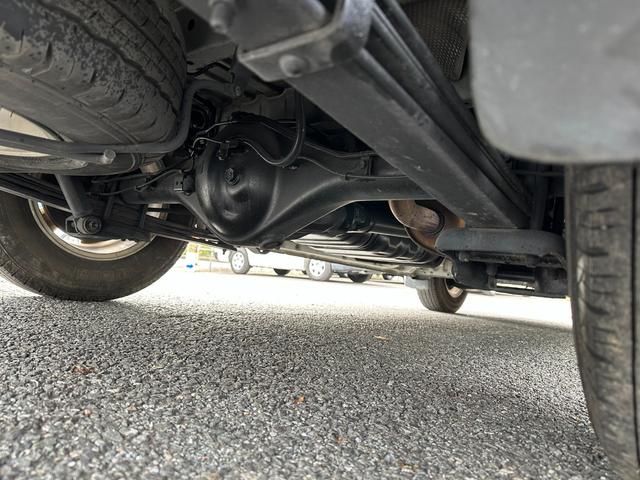 ハイエースバン ＤＸ　ＧＬパッケージ　Ｗエアコン両側スライドドア小窓電動格納ミラー純正１５インチＡＷ純正ナビＴＶバックカメラキーレスルームクリーニング済みパワーウインドー集中ドアロック６人４ナンバー積載量１２５０キロ（13枚目）