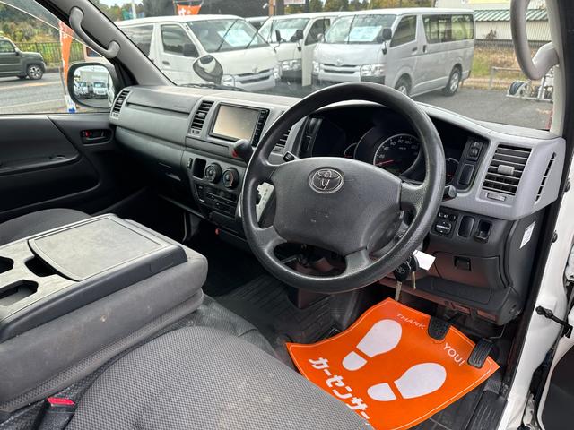 ハイエースバン ＤＸ　ＧＬパッケージ　Ｗエアコン両側スライドドア小窓電動格納ミラー純正１５インチＡＷ純正ナビＴＶバックカメラキーレスルームクリーニング済みパワーウインドー集中ドアロック６人４ナンバー積載量１２５０キロ（16枚目）