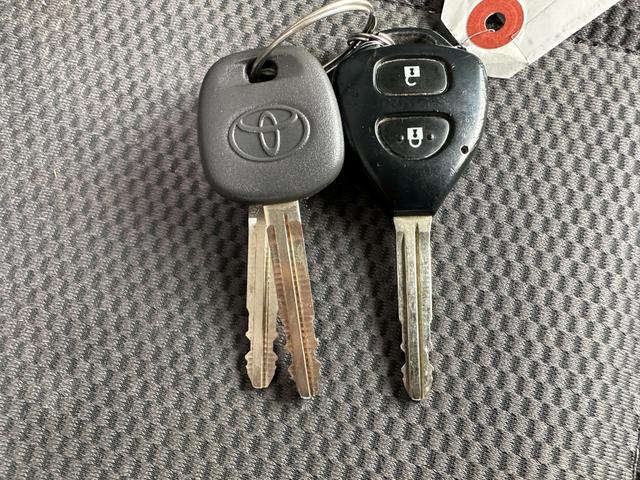 ハイエースバン ＤＸ　ＧＬパッケージ　Ｗエアコン両側スライドドア小窓電動格納ミラー純正１５インチＡＷ純正ナビＴＶバックカメラキーレスルームクリーニング済みパワーウインドー集中ドアロック６人４ナンバー積載量１２５０キロ（17枚目）