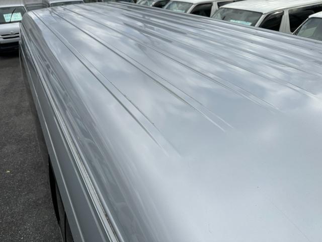 ハイエースバン ＳロングＤＸ　ＧＬパッケージ　ワイドハイルーフナビバックカメラＥＴＣキーレス電動格納ミラー禁煙タイベルチェーンパワーウインドー集中ドアロックルームクリーニング済み（10枚目）