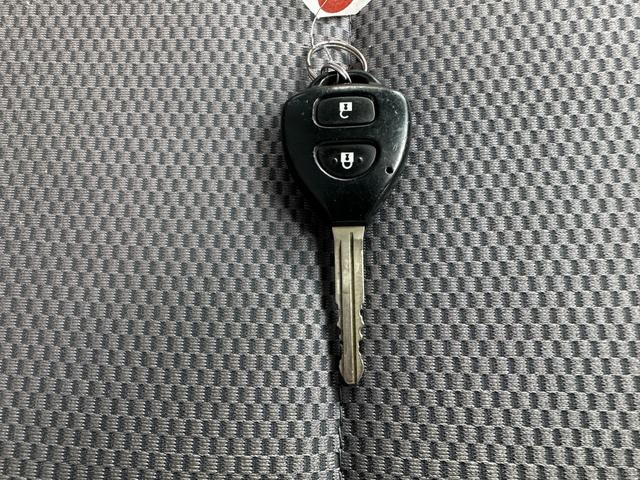 ハイエースバン ＳロングＤＸ　ＧＬパッケージ　ワイドハイルーフナビバックカメラＥＴＣキーレス電動格納ミラー禁煙タイベルチェーンパワーウインドー集中ドアロックルームクリーニング済み（17枚目）