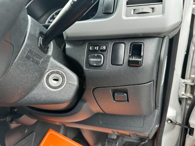 ハイエースバン ＳロングＤＸ　ＧＬパッケージ　ワイドハイルーフナビバックカメラＥＴＣキーレス電動格納ミラー禁煙タイベルチェーンパワーウインドー集中ドアロックルームクリーニング済み（18枚目）