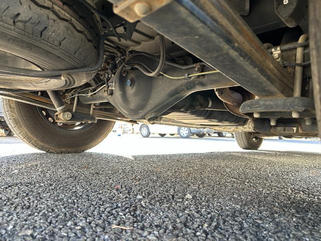 ハイエースバン ロングスーパーＧＬ　３型後期純正ナビＴＶバックカメラＥＴＣキーレスリヤクーラーヒーターオートライトオートエアコン電動格納ミラー両側スライドドアタイベルチェーンルームクリーニング済みＷエアバック（13枚目）