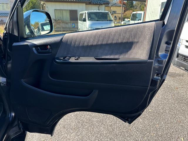 ハイエースバン ロングスーパーＧＬ　３型後期純正ナビＴＶバックカメラＥＴＣキーレスリヤクーラーヒーターオートライトオートエアコン電動格納ミラー両側スライドドアタイベルチェーンルームクリーニング済みＷエアバック（14枚目）