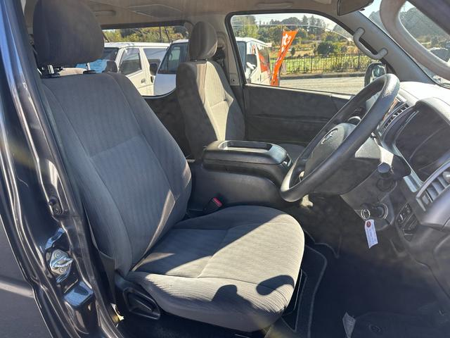 ハイエースバン ロングスーパーＧＬ　３型後期純正ナビＴＶバックカメラＥＴＣキーレスリヤクーラーヒーターオートライトオートエアコン電動格納ミラー両側スライドドアタイベルチェーンルームクリーニング済みＷエアバック（15枚目）