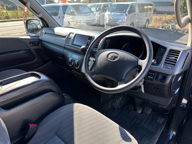 ハイエースバン ロングスーパーＧＬ　３型後期純正ナビＴＶバックカメラＥＴＣキーレスリヤクーラーヒーターオートライトオートエアコン電動格納ミラー両側スライドドアタイベルチェーンルームクリーニング済みＷエアバック（16枚目）