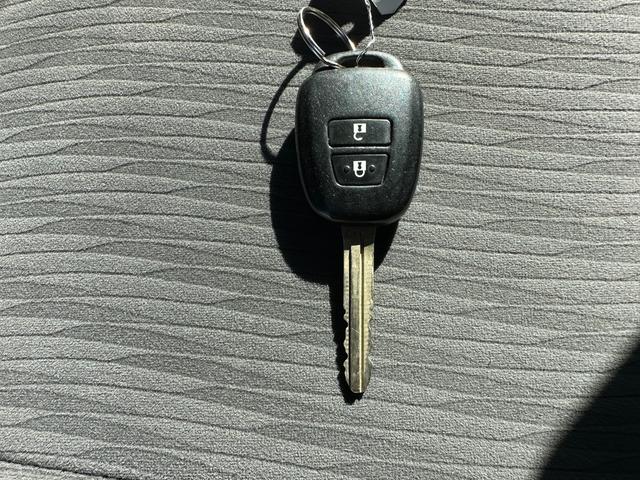 ハイエースバン ロングスーパーＧＬ　３型後期純正ナビＴＶバックカメラＥＴＣキーレスリヤクーラーヒーターオートライトオートエアコン電動格納ミラー両側スライドドアタイベルチェーンルームクリーニング済みＷエアバック（17枚目）