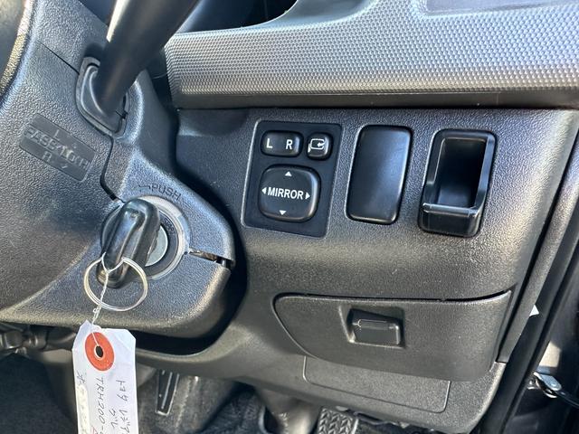 ハイエースバン ロングスーパーＧＬ　３型後期純正ナビＴＶバックカメラＥＴＣキーレスリヤクーラーヒーターオートライトオートエアコン電動格納ミラー両側スライドドアタイベルチェーンルームクリーニング済みＷエアバック（18枚目）