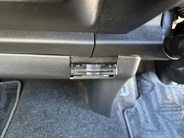 ハイエースバン ロングスーパーＧＬ　３型後期純正ナビＴＶバックカメラＥＴＣキーレスリヤクーラーヒーターオートライトオートエアコン電動格納ミラー両側スライドドアタイベルチェーンルームクリーニング済みＷエアバック（19枚目）